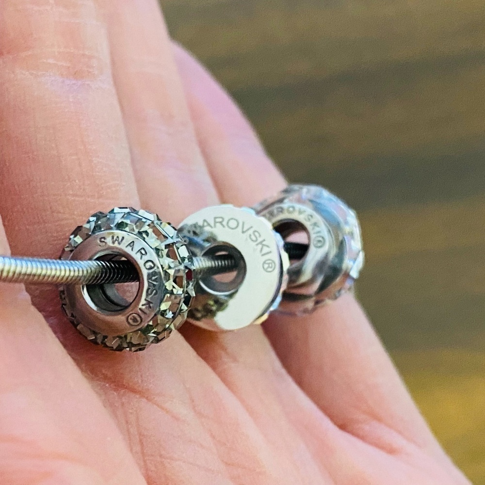H&M Swarovski Collaboration Piece - Necklace with Genuine Swarovski Components - Picture 2 of 2